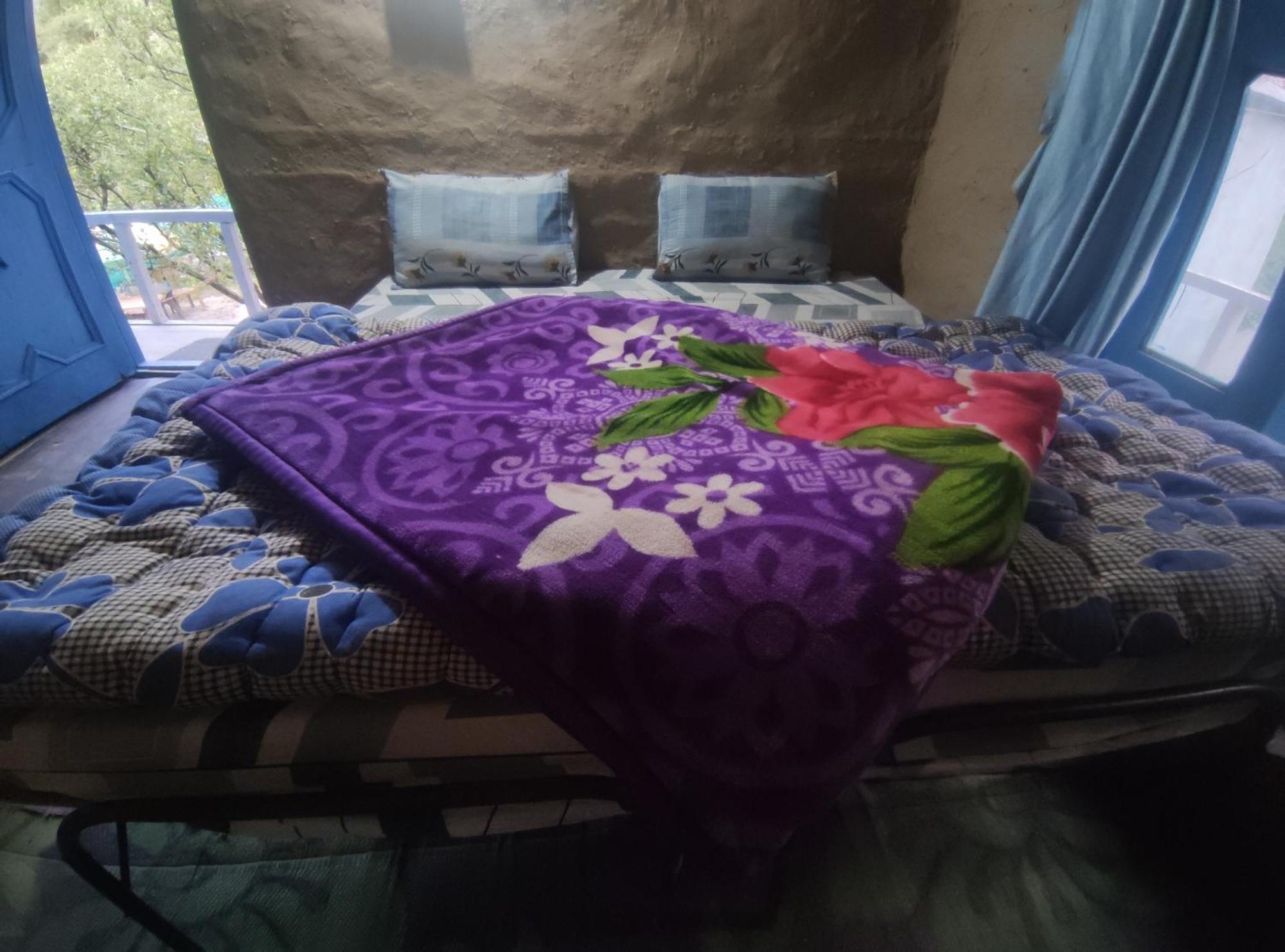 Karma Guest House And Cafe Kalgha Habitación foto