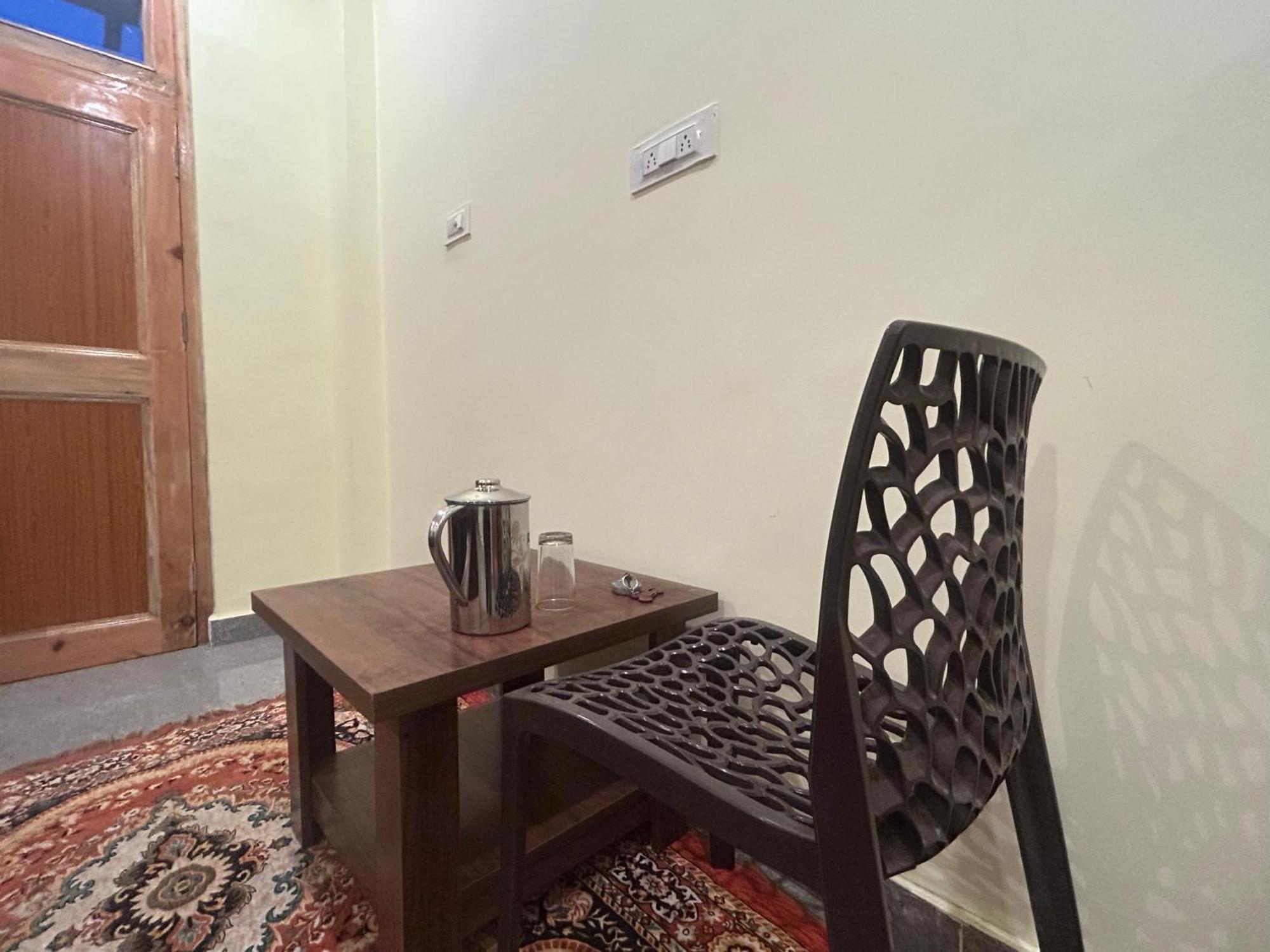 Karma Guest House And Cafe Kalgha Habitación foto