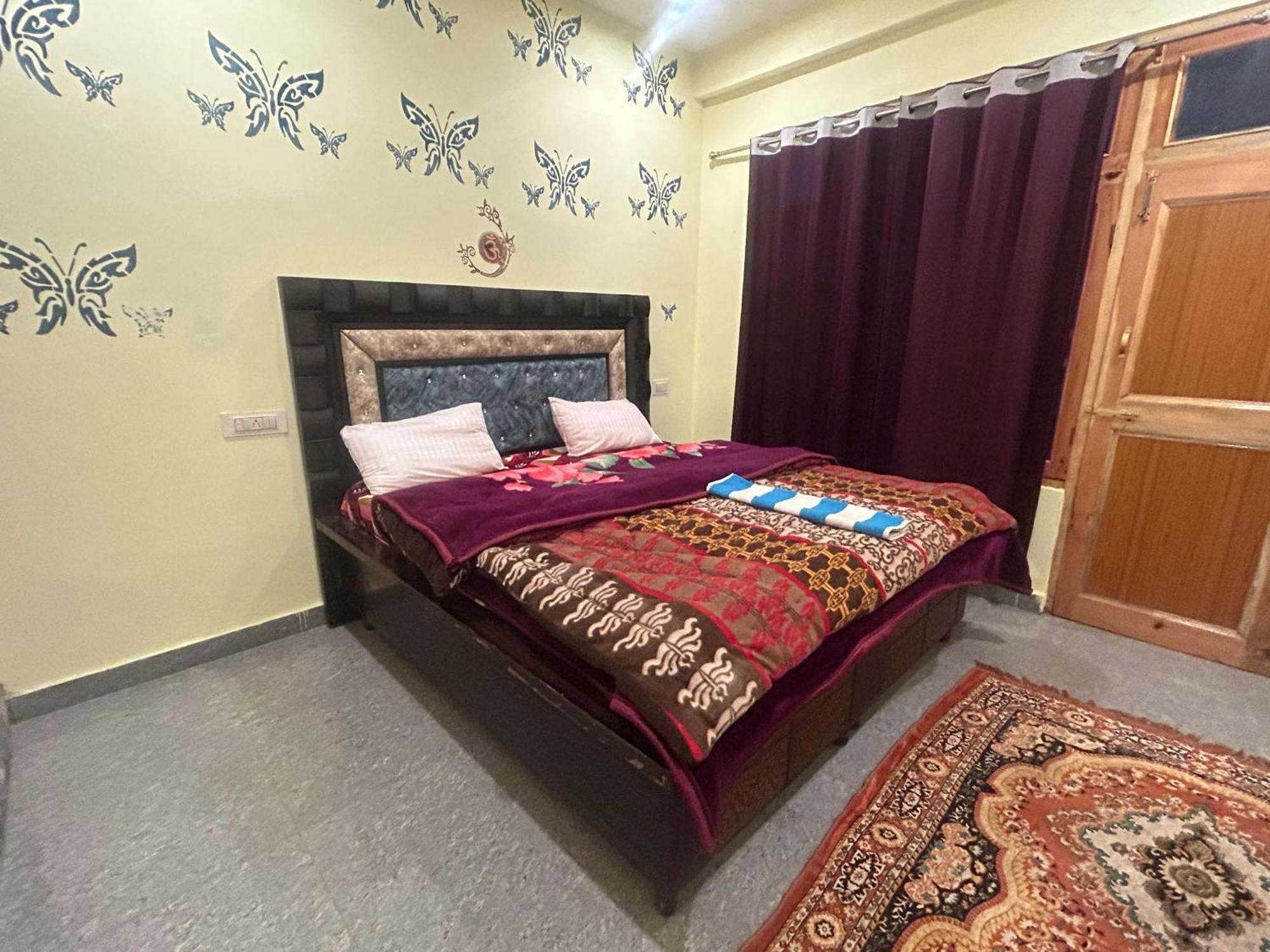 Karma Guest House And Cafe Kalgha Habitación foto